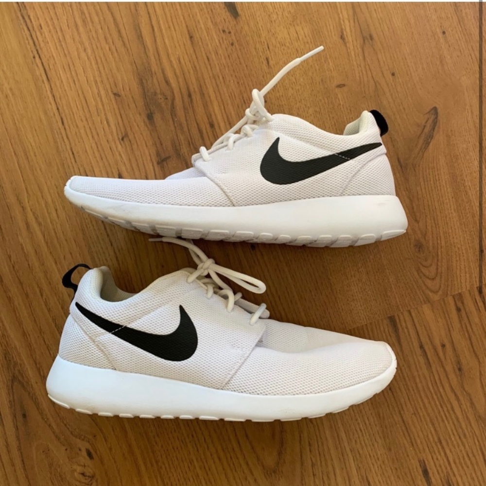 Women’s Nike Roshe | Size 8.5